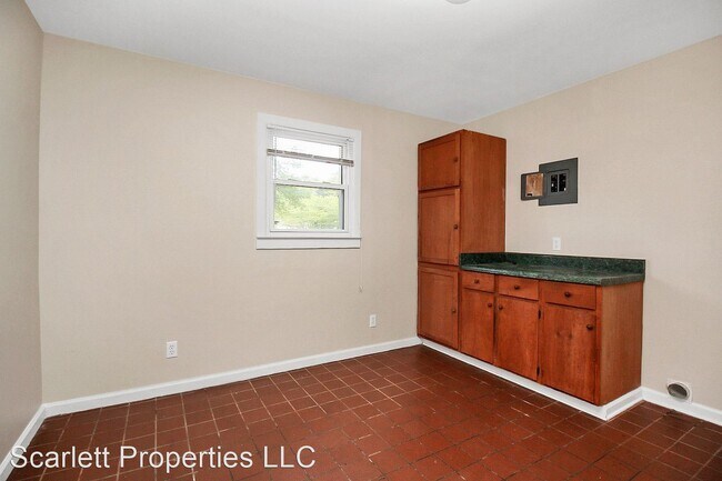 Building Photo - 3 br, 2 bath House - 1417 17th Avenue NE