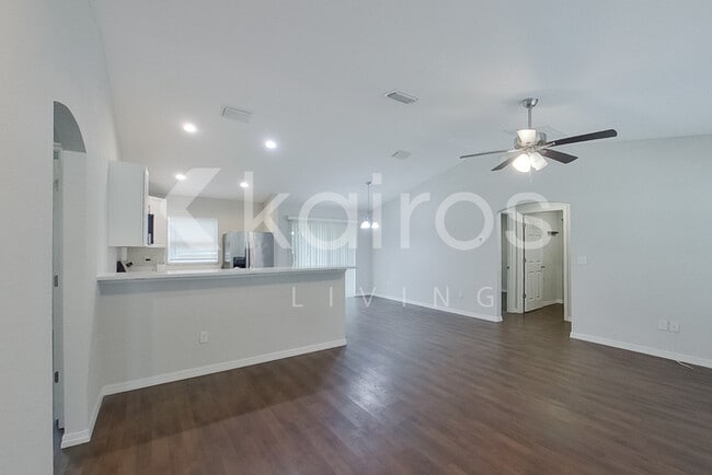 Building Photo - 3820 SE 136th Pl