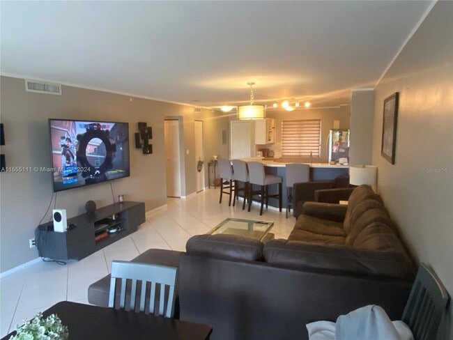 Photo - 2205 S Cypress Bend Dr Apartment