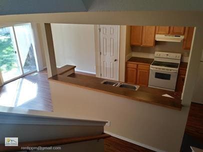 Building Photo - 2200 S Phillippi St