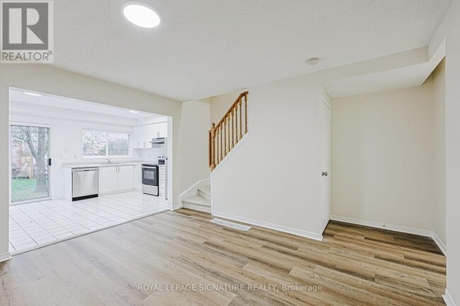 Building Photo - 3 Pleasantview Ave