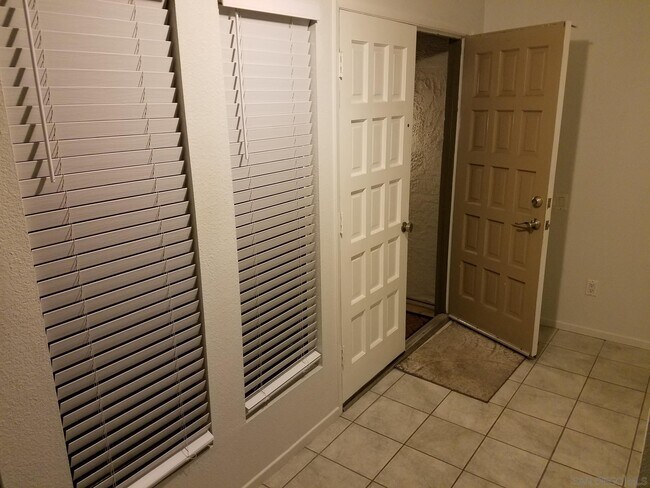 Building Photo - 12938 Caminito Del Pasaje