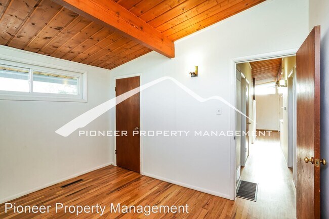 Building Photo - 3 br, 1 bath House - 3308 N Prospect St.