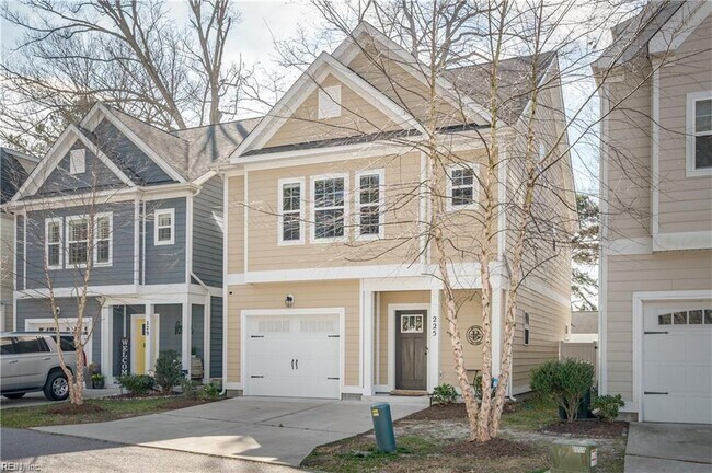Building Photo - 225 Floridays Way