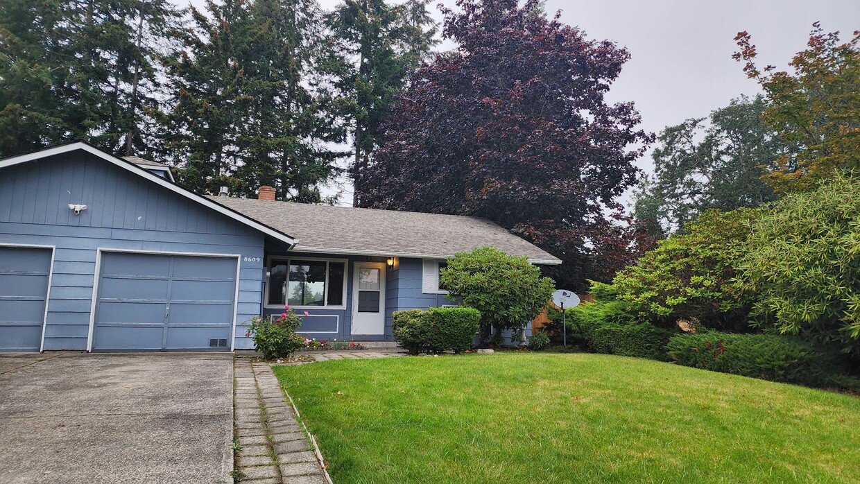 Primary Photo - 8609-8611-8611 Onyx Dr SW
