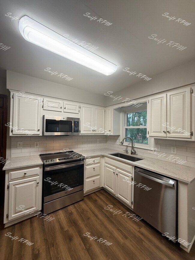 Foto del edificio - 11642 Grant Dr