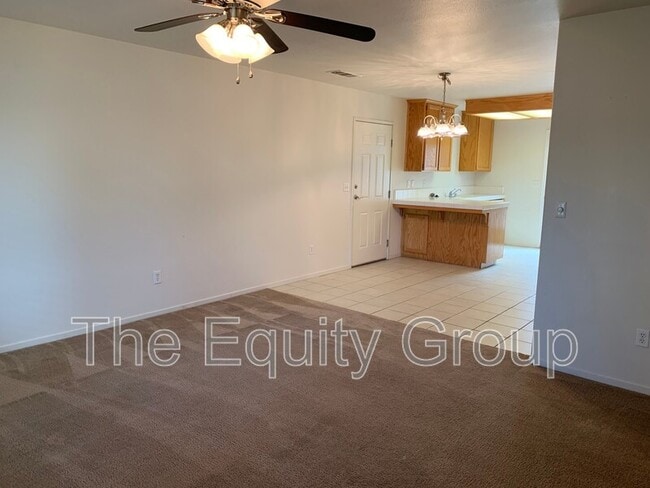 Foto del edificio - 2824 N County Center St