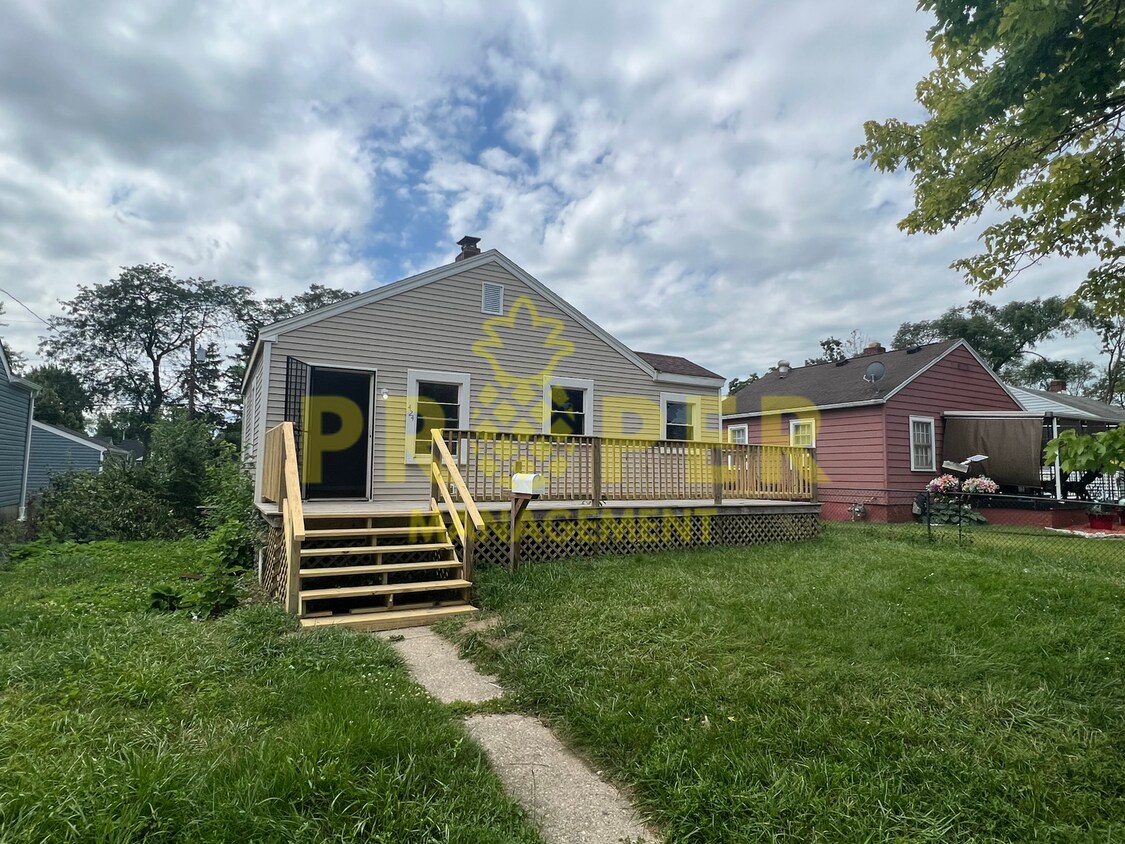 Primary Photo - 2 bedrooms 1 bathroom house