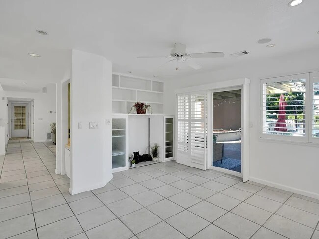 Foto del edificio - 1040 Copper Park Ln