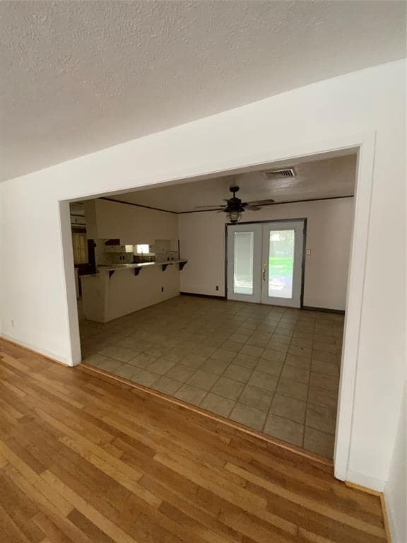 Building Photo - 405 Azalea Dr