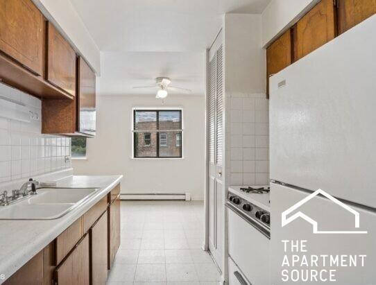 Building Photo - 530 W Surf St
