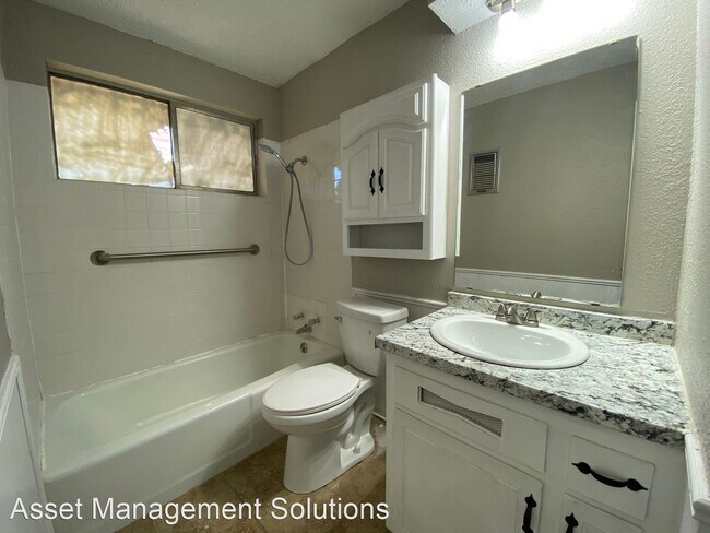 Building Photo - 5 br, 1.5 bath House - 4009 SE 46th St.