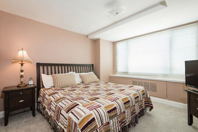 Foto del edificio - 1011 Arlington Blvd