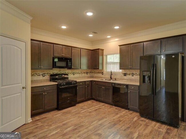Foto del edificio - 329 Turtle Creek Dr