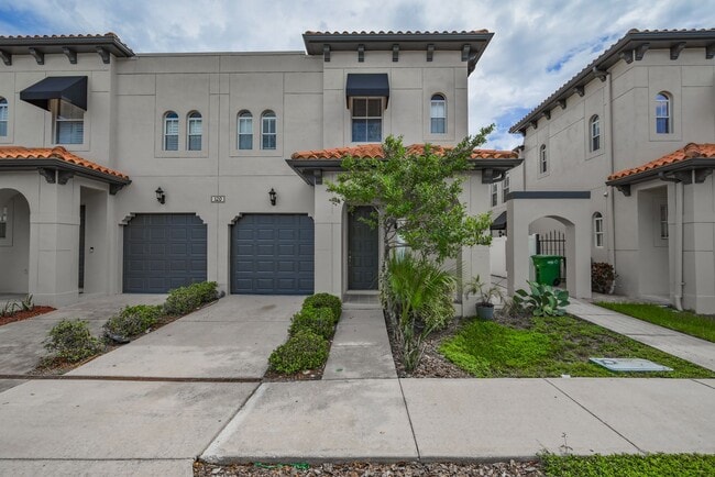 Building Photo - South Tampa 3 Bed / 2 Bath / 1 Car Garage ...