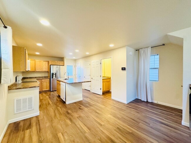 Building Photo - Charming 2 Bed, 2.5 Bath house located off of 119 and 287. Across from Longmont Rec Center and St...