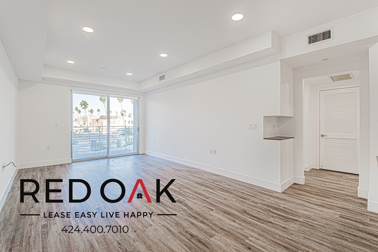 Foto principal - 453 S Kenmore Ave