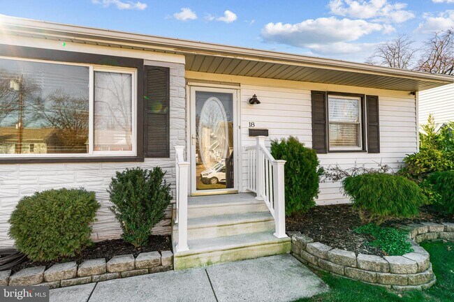 Building Photo - 18 Overbrook Ave