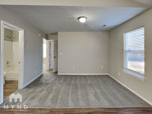 Foto del edificio - 3704 Bearwood Dr