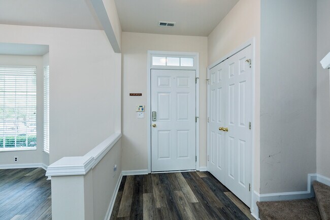 Entryway - 812 Walnut Woods Dr