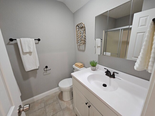 Foto del edificio - 2 bedroom 2 bathroom house