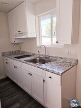 Building Photo - 818 Dool Ave