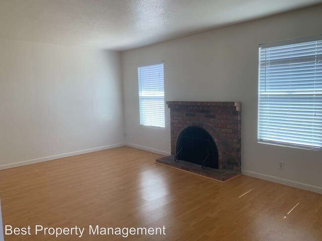 Building Photo - 3 br, 2 bath House - 3579 Lake Ontario Dr.
