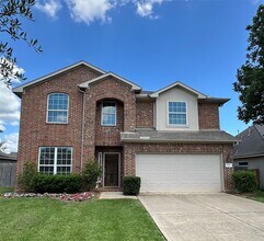 Building Photo - 241 Lake Estates Dr