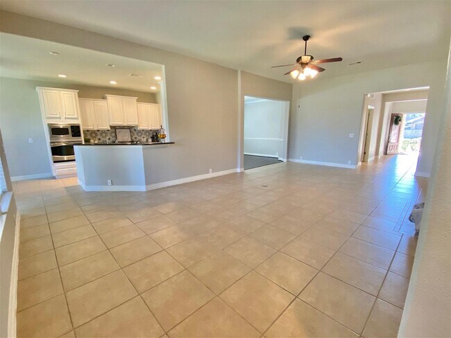 Building Photo - 147 Clearmont Place, Montgomery, TX 77316 ...