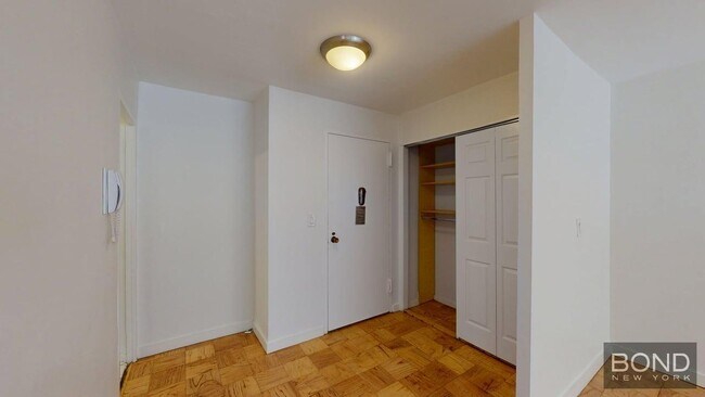 Foto del edificio - 236 E 36th St