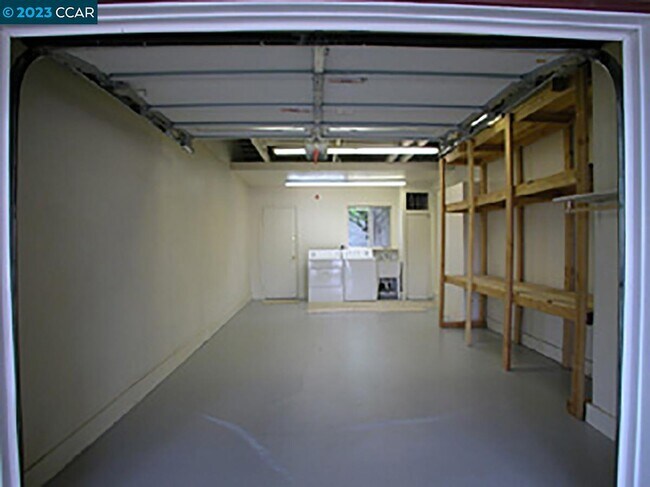 Building Photo - 2751 Gill Dr