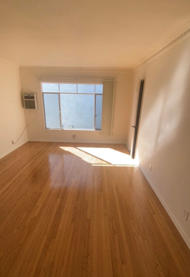 Foto del edificio - 1059 S Wooster St