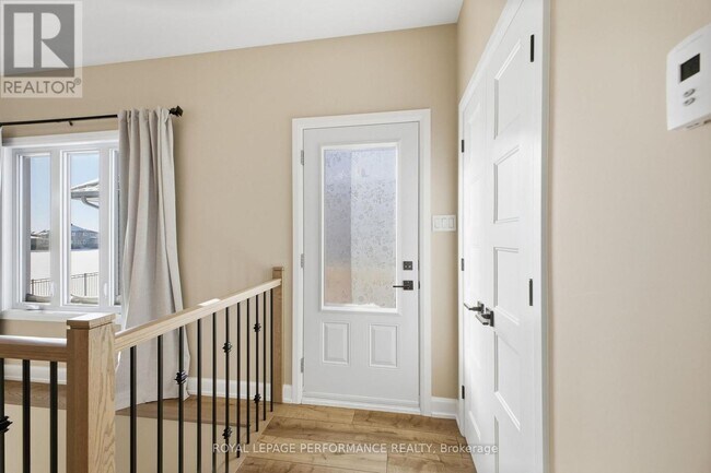 Photo du bâtiment - 503 MOONLIGHT Dr