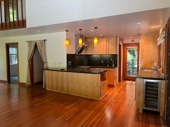 Foto del edificio - 2012 Sparrow Valley Rd