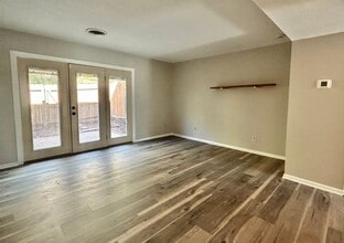 Building Photo - 6531 Deane Hill Dr