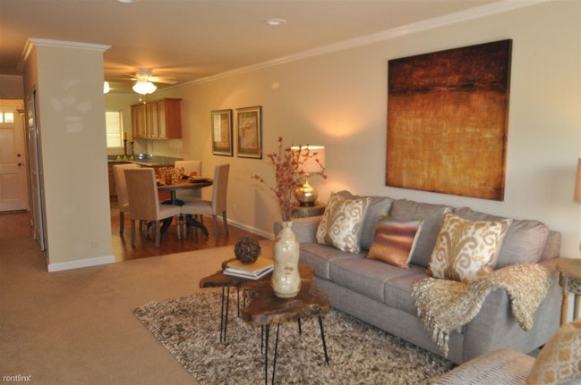 Building Photo - 1476 Creekside Dr