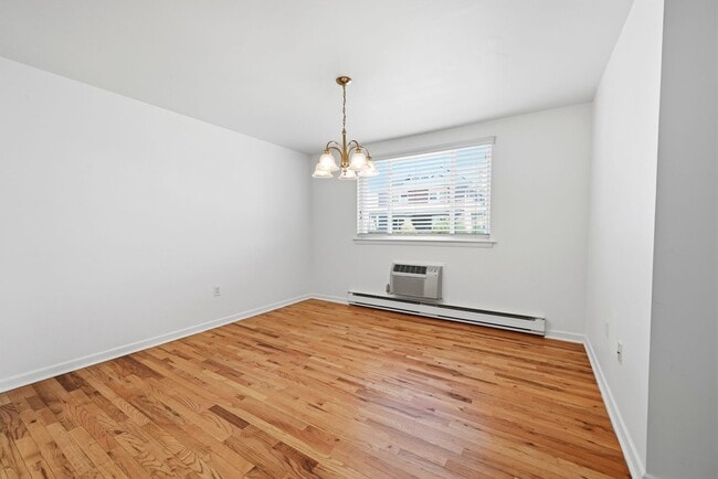 Building Photo - 1222-1226-1226 E Livingston St