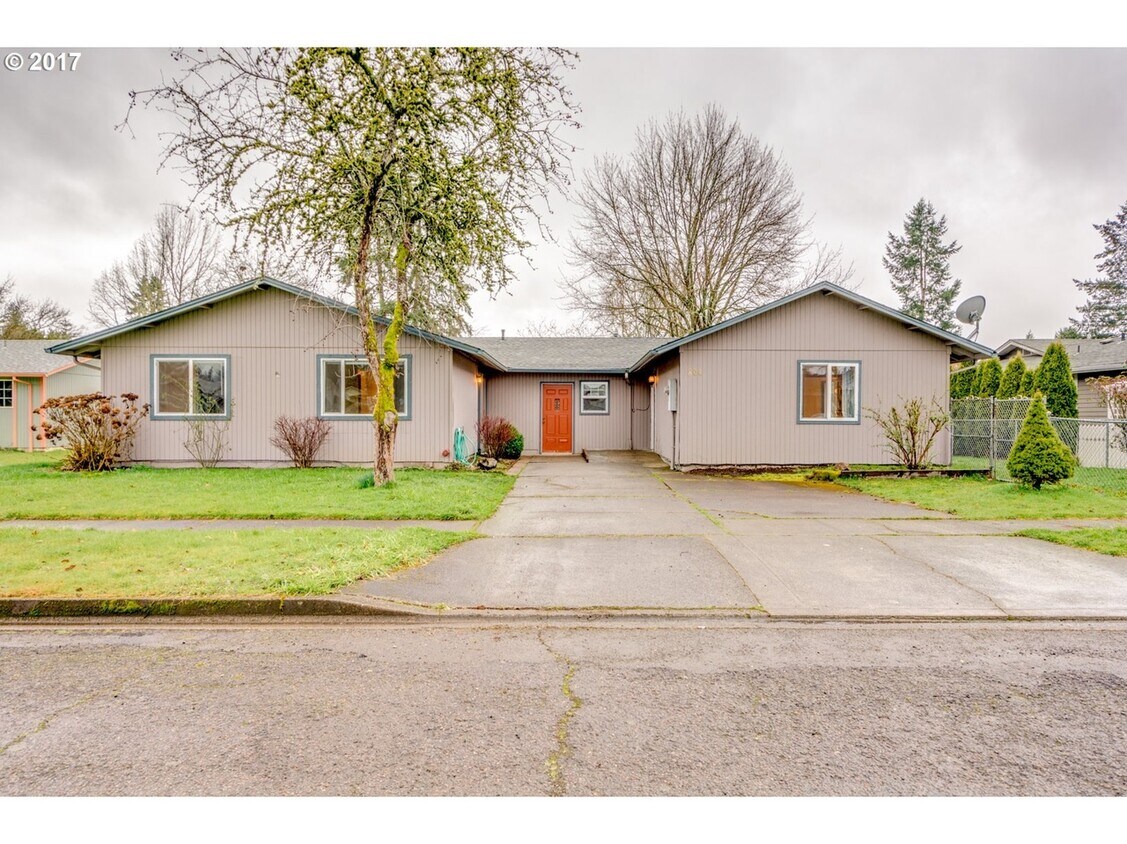 804 E Aldercrest Dr, Newberg, OR 97132 House for Rent in Newberg, OR