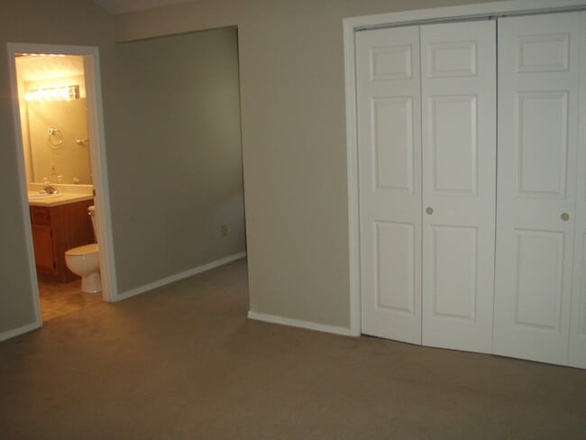 Living room - 1374 S College Mall Rd