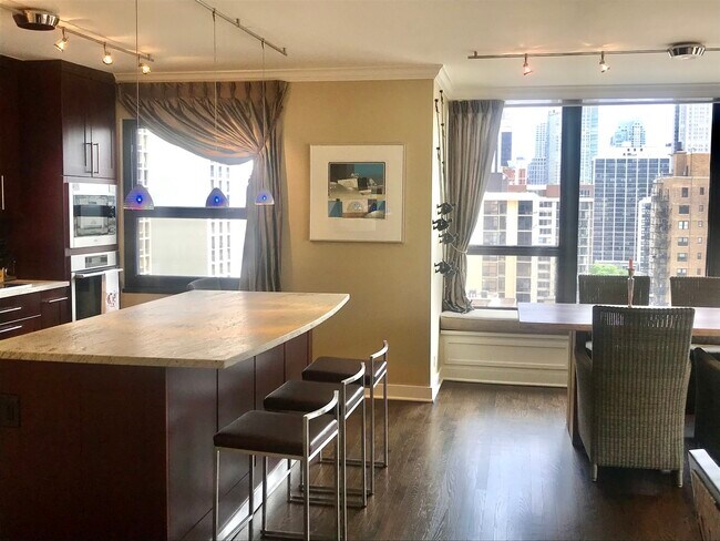 Foto del edificio - 1313 N Ritchie Ct