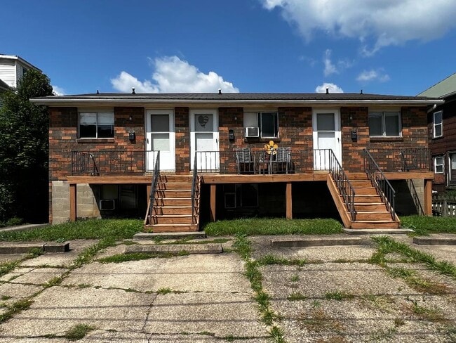 Building front - 1028 Yankee St