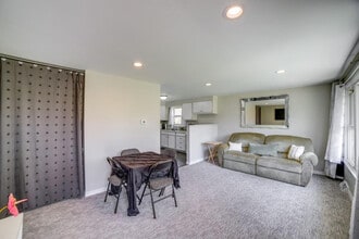 Building Photo - 544 E 92nd Pl