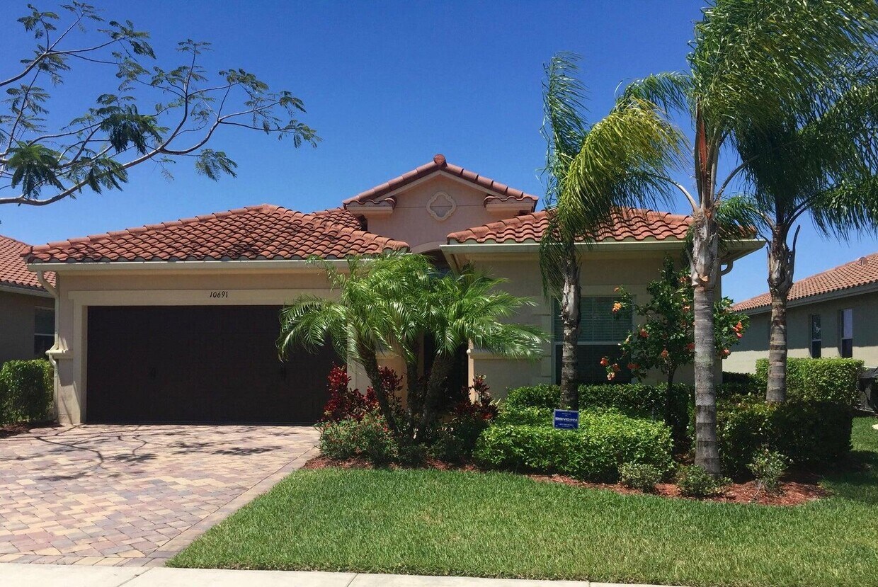Primary Photo - 10691 Ivanhoe Ln