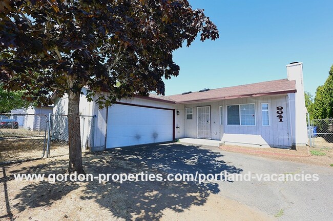SE Schiller St - ranch style 3 bedroom home - SE Schiller St - ranch style 3 bedroom home