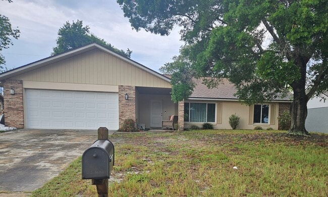 Building Photo - 1164 Viking Dr