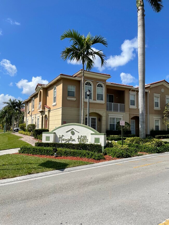 5903 Royal Way, Tamarac, FL 33321 Townhome Rentals in Tamarac FL