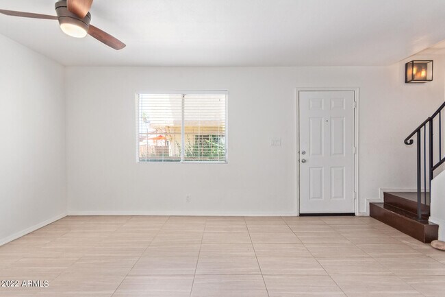 Building Photo - 1211 E Townley Ave