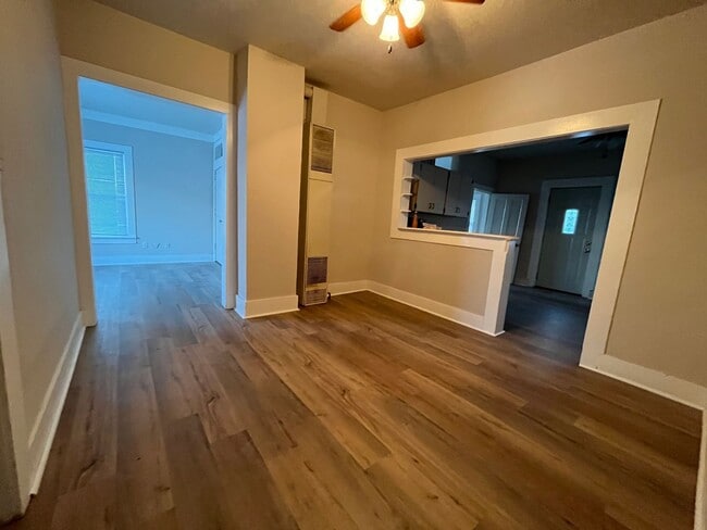 Building Photo - 2 Bedroom Single Family Home on Northside