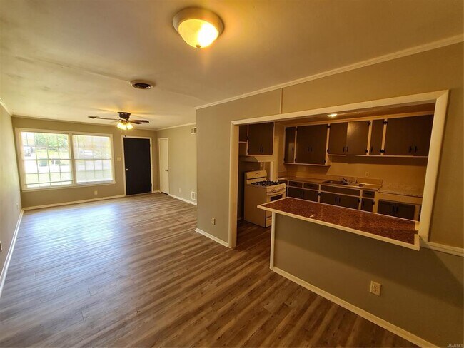 Foto del edificio - 1128 Karen Rd