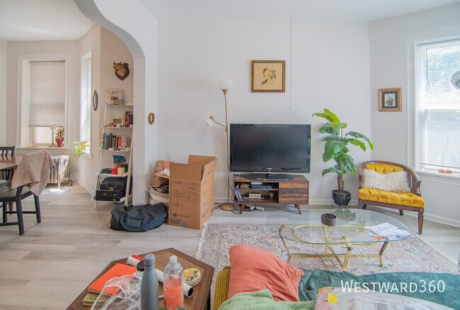 Foto del edificio - 4018 W Oakdale Ave